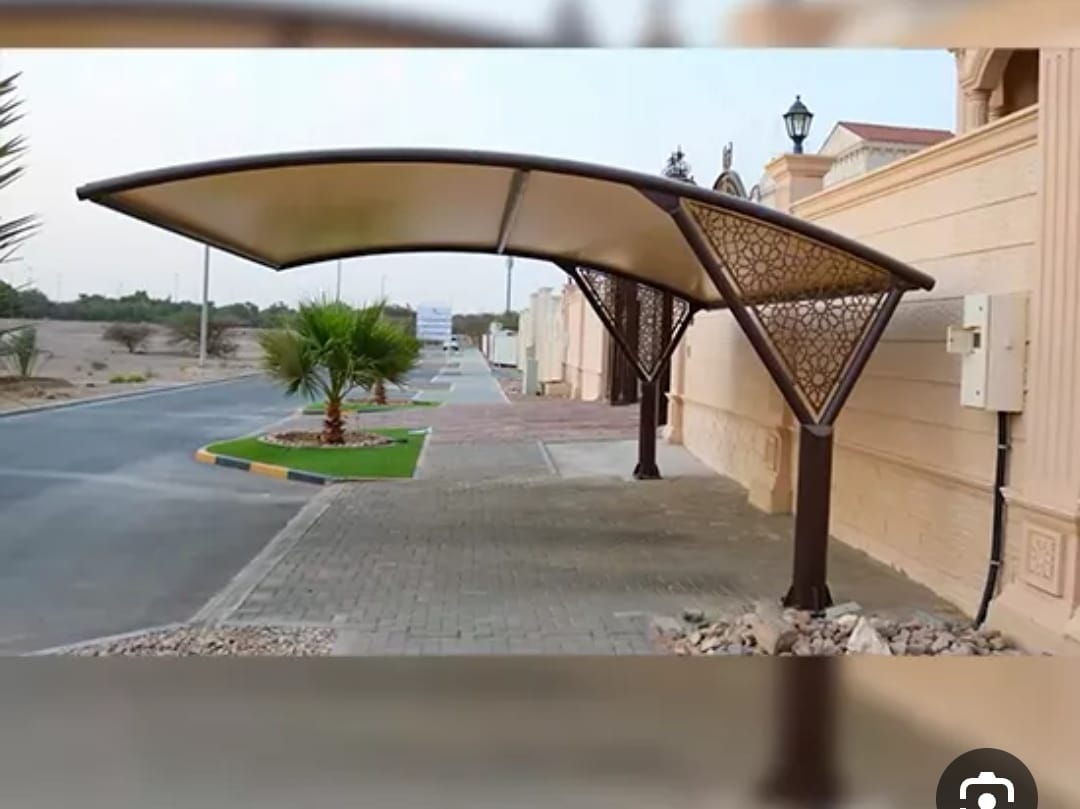 مظلات في مسقط