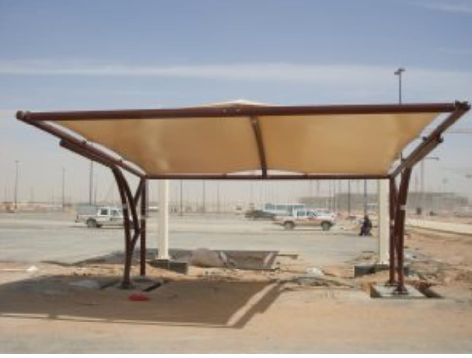 مظلات في مسقط