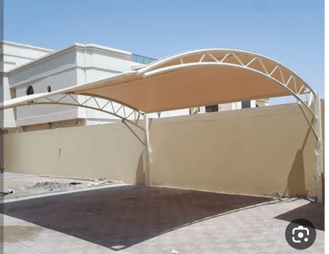 مظلات في مسقط