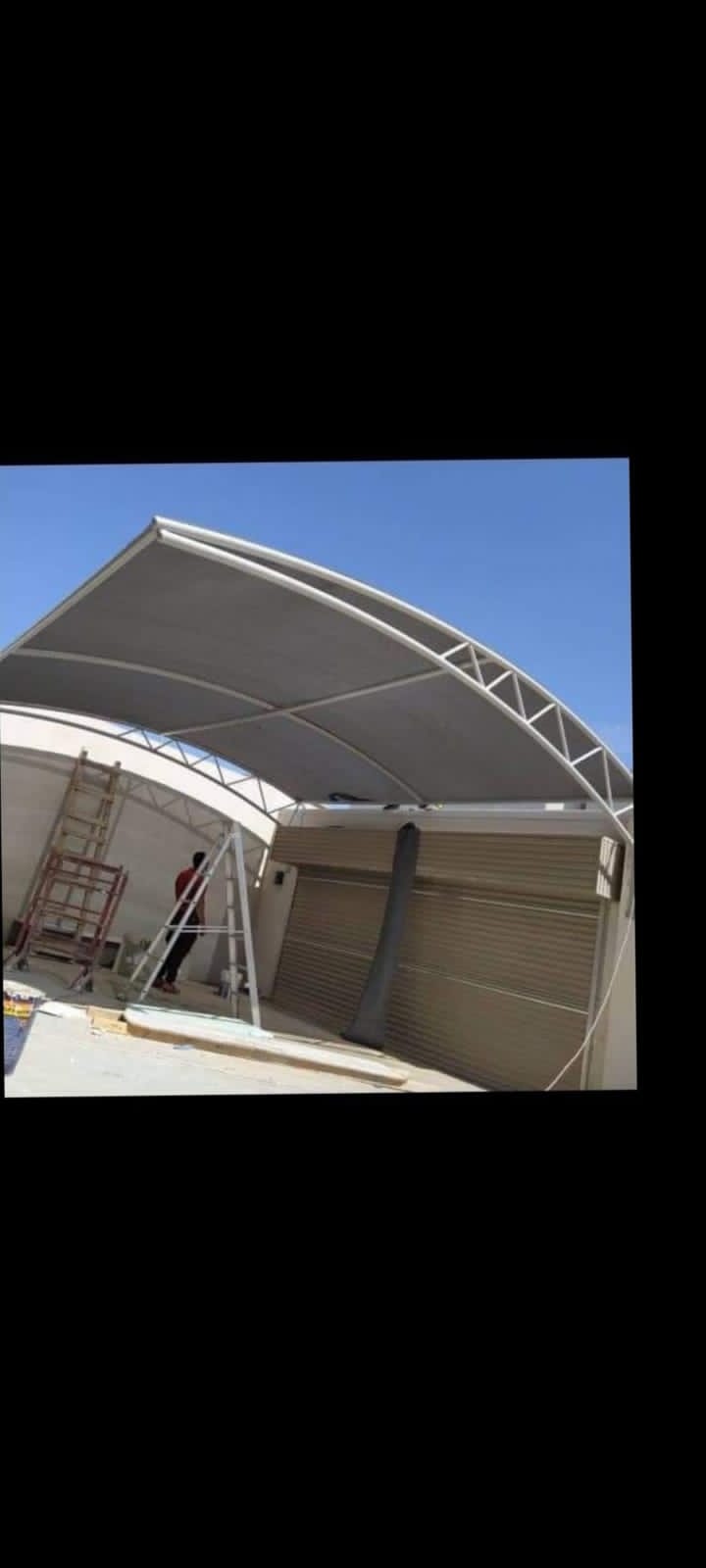 مظلات في مسقط