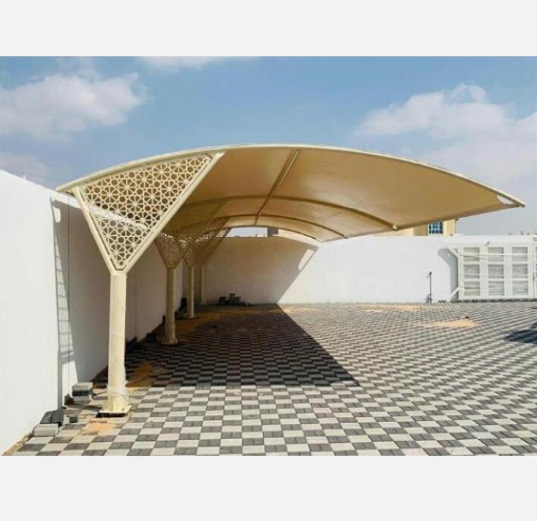 مظلات في مسقط