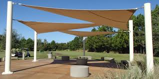 مظلات في مسقط