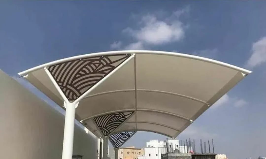 مظلات في مسقط