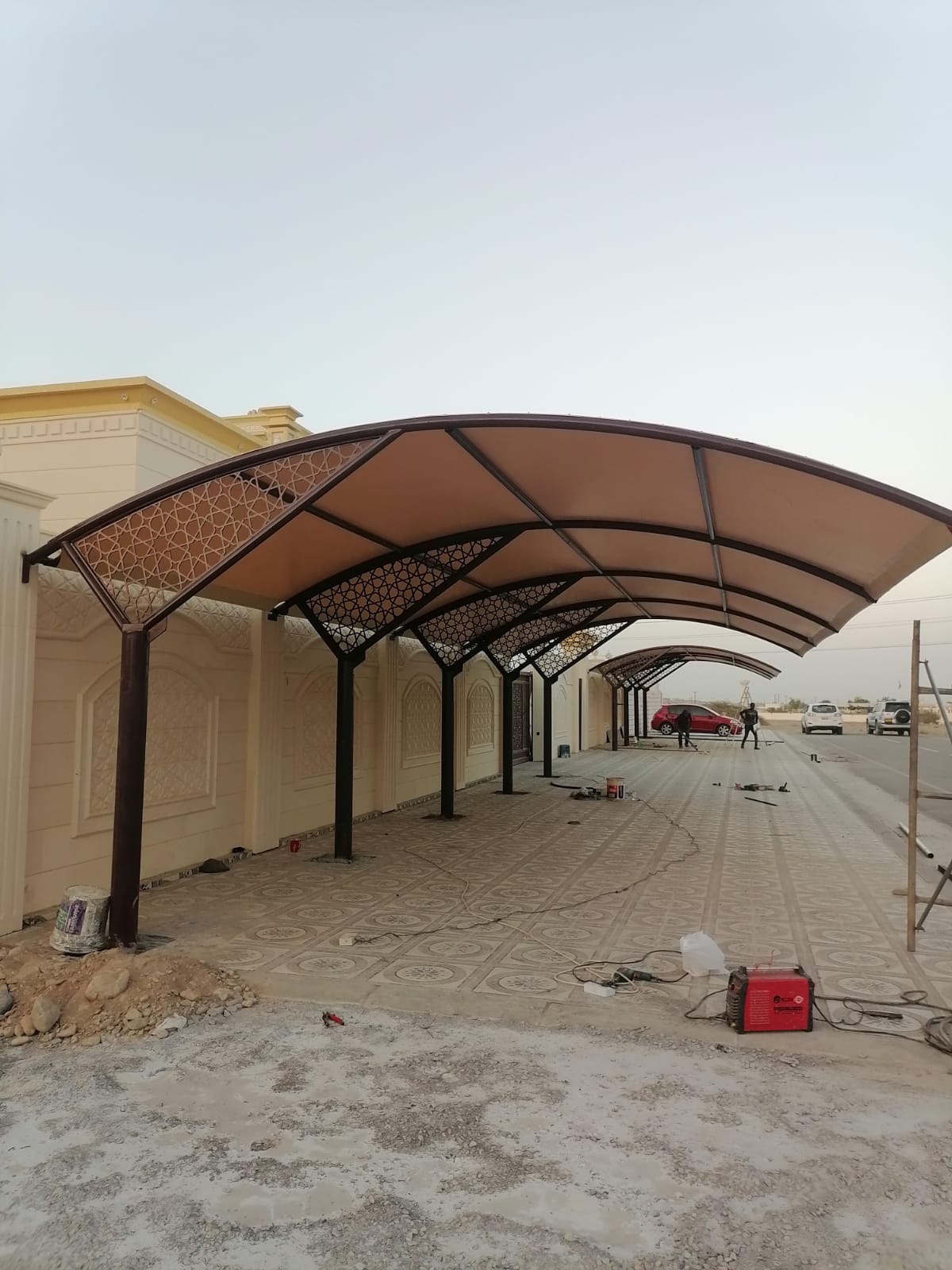 مظلات في مسقط