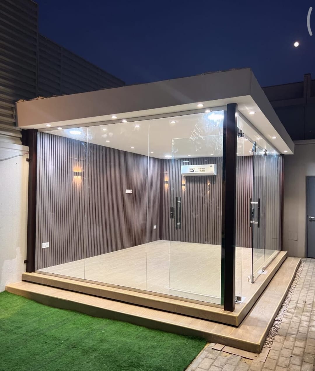 مجالس زجاجية في مسقط