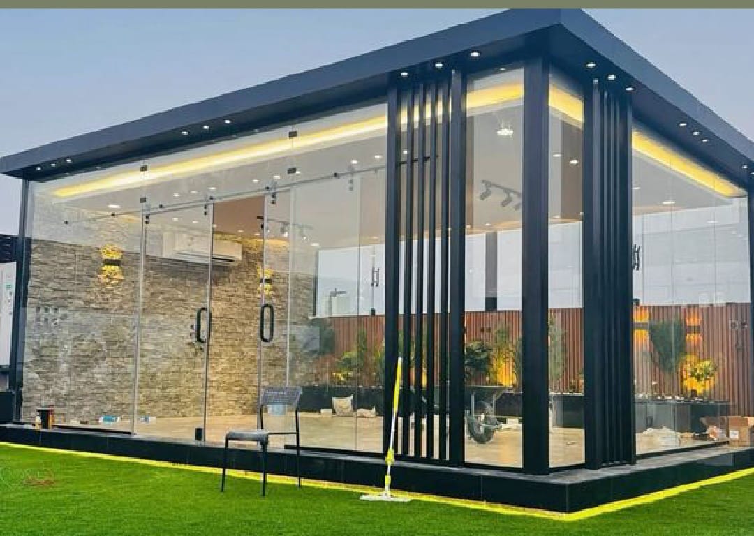 مجالس زجاجية في مسقط