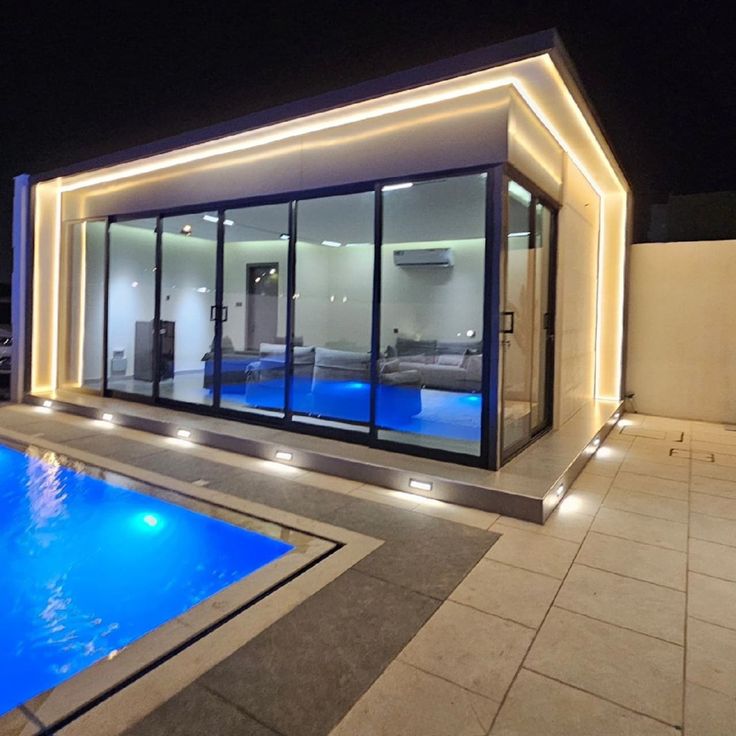 مجالس زجاجية في مسقط