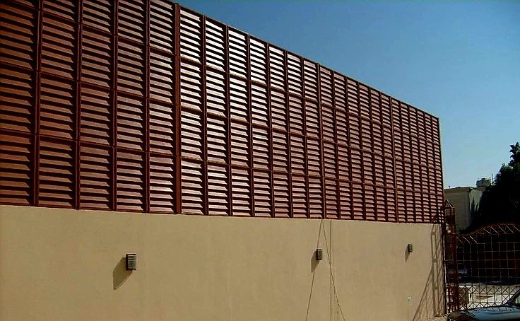 الخصوصية المطلقة: تركيب سواتر منزلية وسواتر أحواش في مسقط 2026